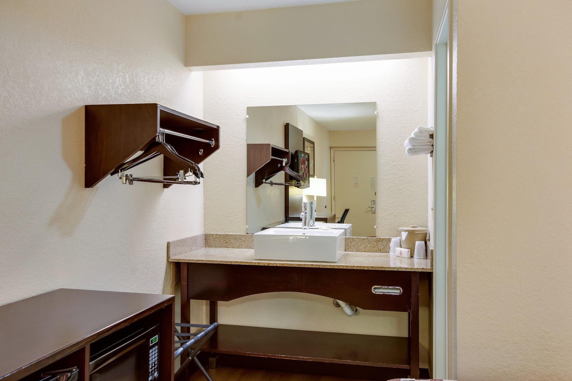 Red Roof Inn Grand Rapids Airport Cascade Εξωτερικό φωτογραφία